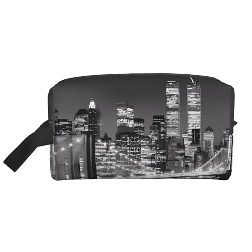 JaoXer Große Reise-Kosmetiktasche - Wiederverwendbares New York Print Dopp Kit für Toilettenartikel, tragbarer Organizer für Männer und Frauen, Weiß, Einheitsgröße JaoXer Große Reise-Kosmetiktasche - Wiederverwendbares New York Print Dopp Kit für Toilettenartikel, tragbarer Organizer für Männer und Frauen, Weiß, Einheitsgröße von JaoXer