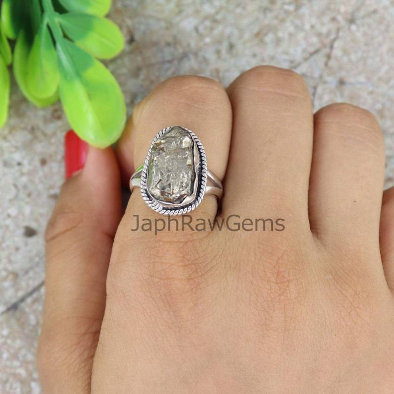 Roher Pyrit Ring, 925 Sterling Silber Boho Ungeschliffener Edelstein Kristall Rohstein Heilstein Ring von JaphRawGems