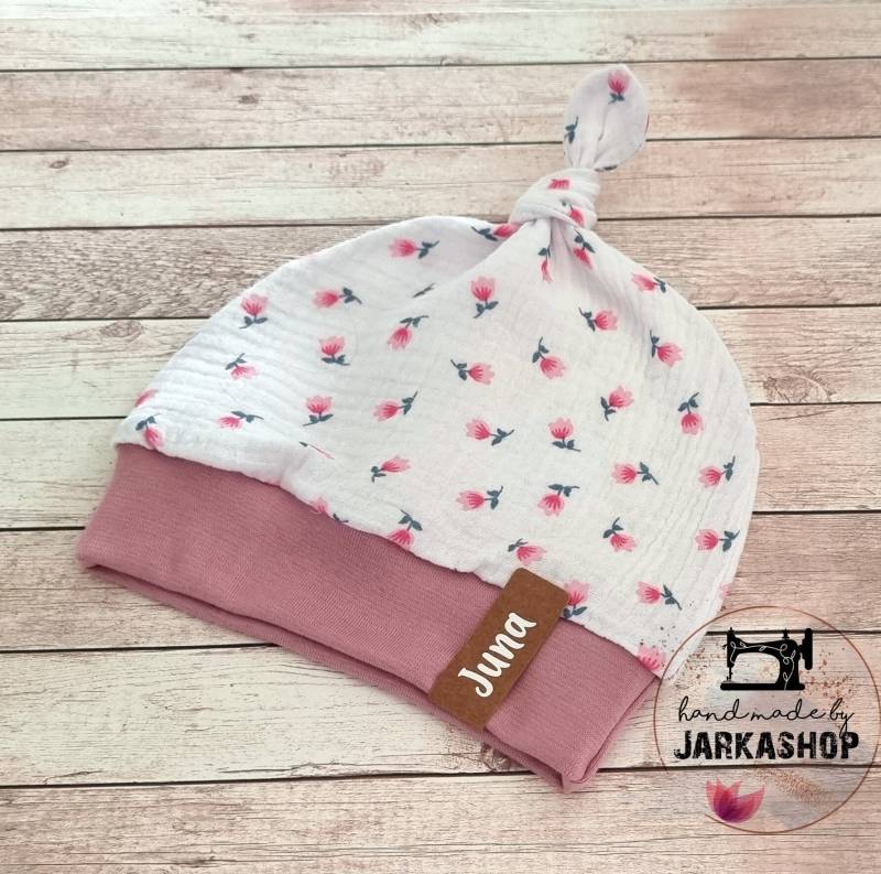 Knotenmütze Aus Musselin Mit Bündchen Namen "Tulpen Weiß-Rosa", Babymütze, Kindermütze, Sommermütze, Musselinmütze, Personalisierung Knotenmütze Aus Musselin Mit Bündchen Namen "Tulpen Weiß-Rosa", Babymütze, Kindermütze, Sommermütze, Musselinmütze, Personalisierung von Jarkashop