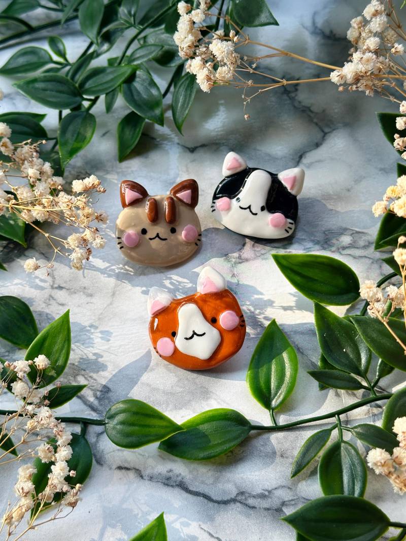 Handmade Cat Pins | Brooch Cute Kitty Jewelry Animal Pin Handcrafted Item For Pet Owners Badge Handmade Cat Pins | Brooch Cute Kitty Jewelry Animal Pin Handcrafted Item For Pet Owners Badge von JasminKu