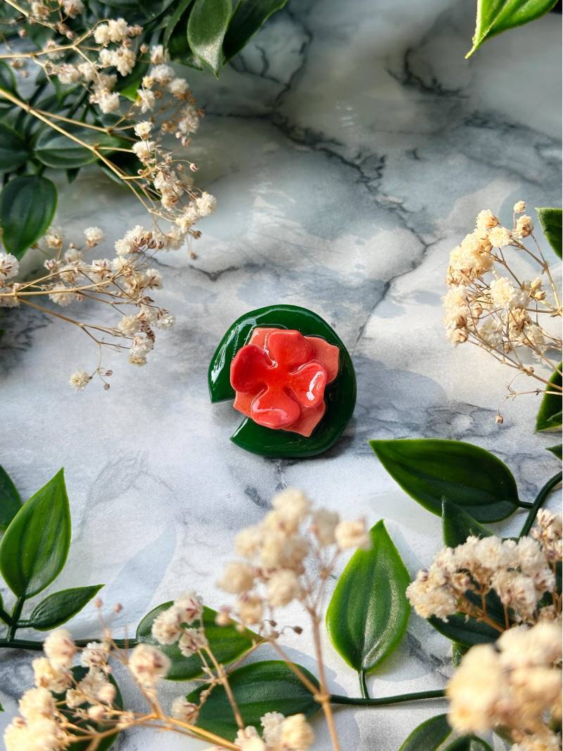 Handmade Waterlily Pins | Brooch Cute Flower Jewelry Pin Handcrafted Item Flower Love Lilypad Green Pink von JasminKu