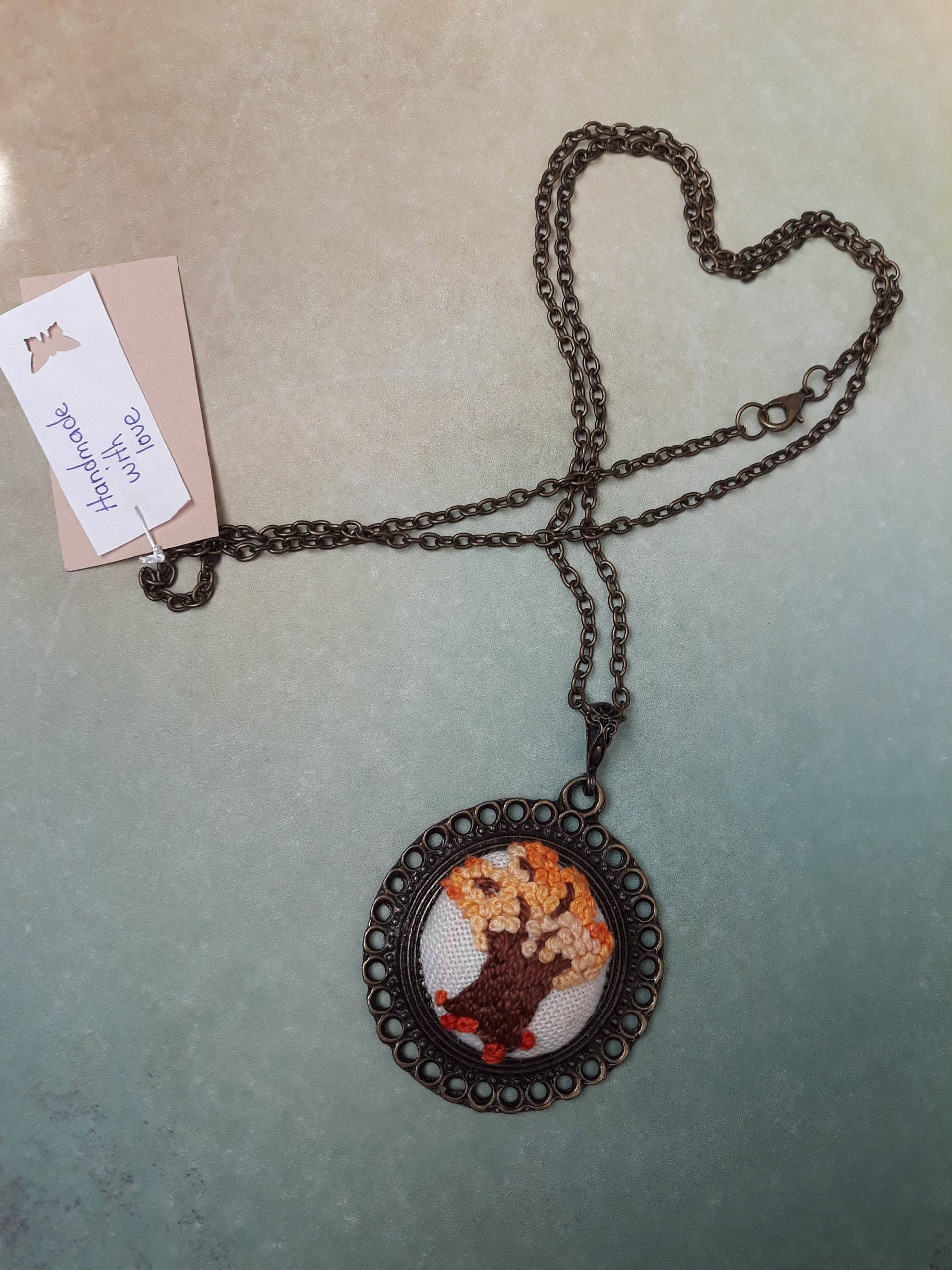 Handgestickte Halskette, Bestickte Blumen Florale Geschenk Für Sie, Handgemacht von JasmineHandcraftShop