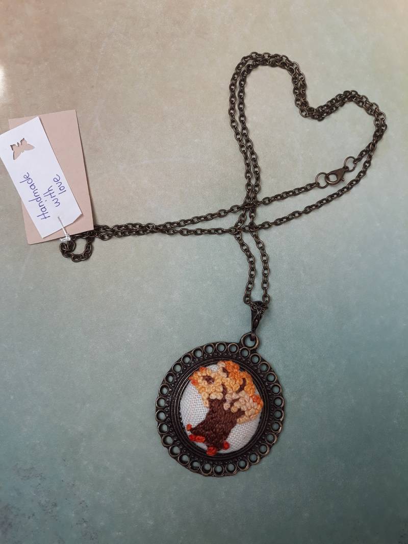 Handgestickte Halskette, Bestickte Blumen Florale Geschenk Für Sie, Handgemacht von JasmineHandcraftShop