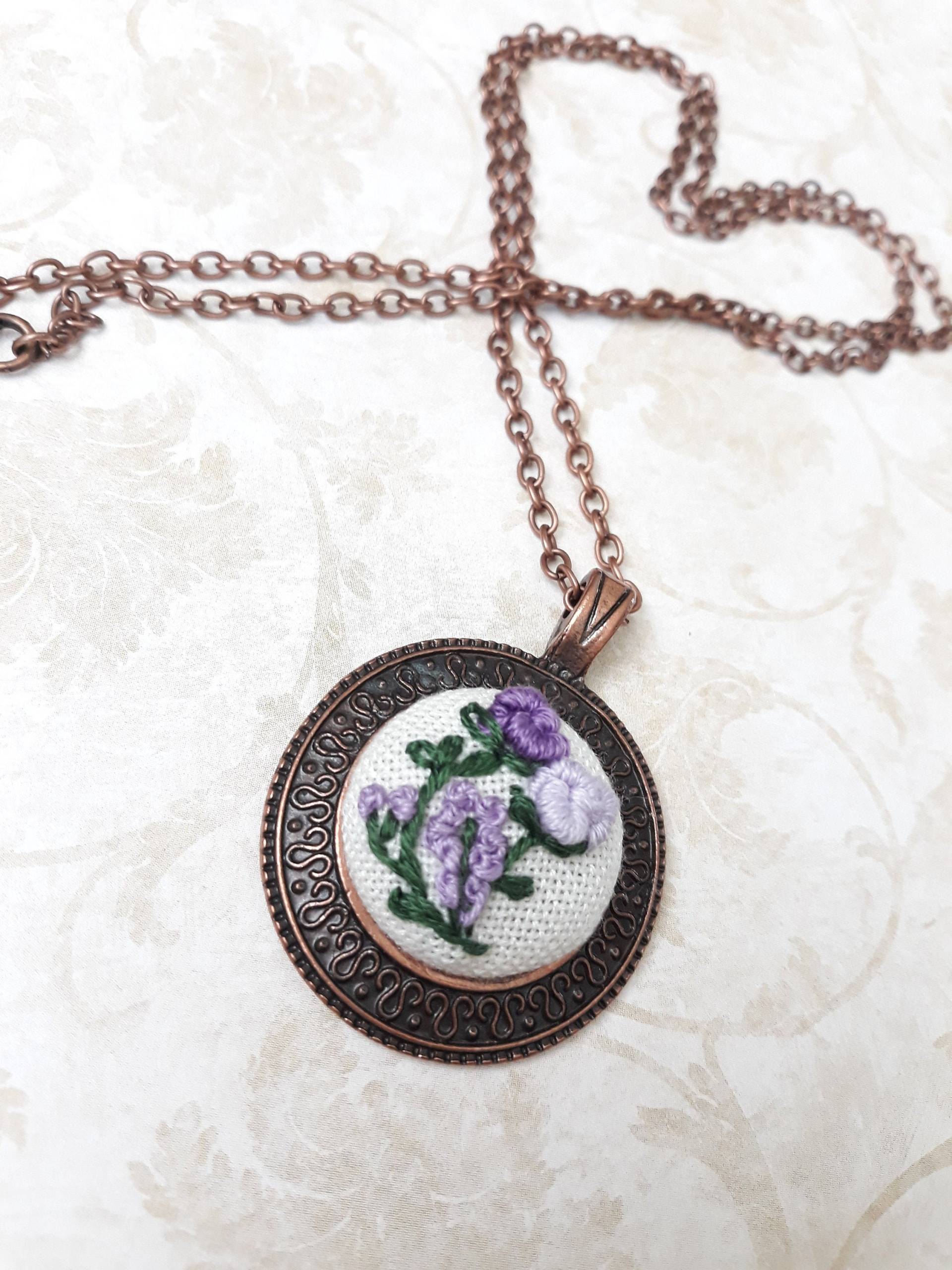 Handgestickte Halskette, Bestickte Blumen Florale Geschenk Für Sie, Handgemacht Handgestickte Halskette, Bestickte Blumen Florale Geschenk Für Sie, Handgemacht von JasmineHandcraftShop