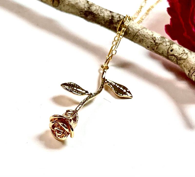 Gold Rose Halskette, Blumen Rosen Schmuck, Rosebud Sommer Brautjungfer Geschenk von JasminesDaintyJewels