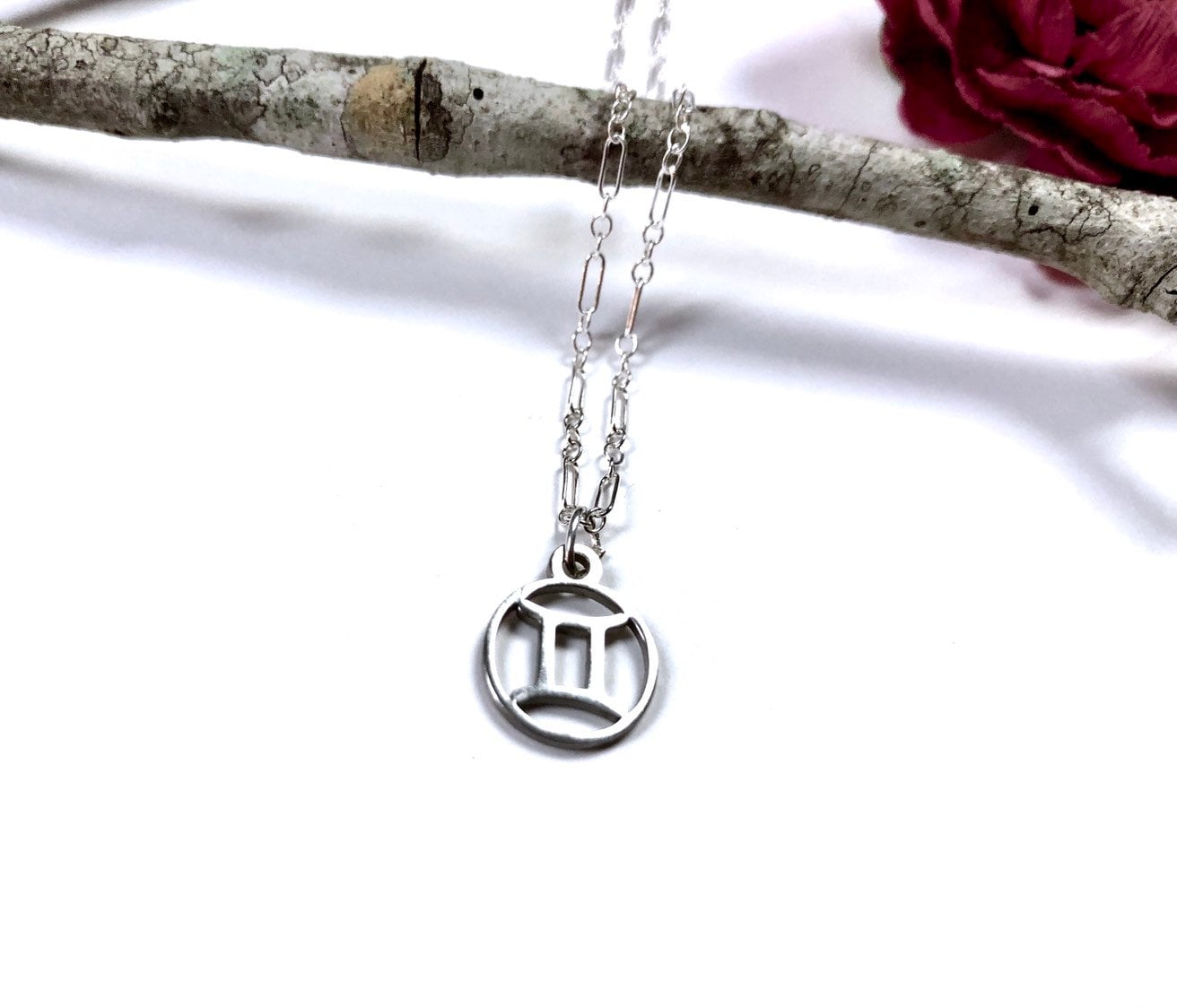 Silber Zwilling Sternzeichen Halskette, Minimalist Schmuck Silber Zwilling Sternzeichen Halskette, Minimalist Schmuck von JasminesDaintyJewels