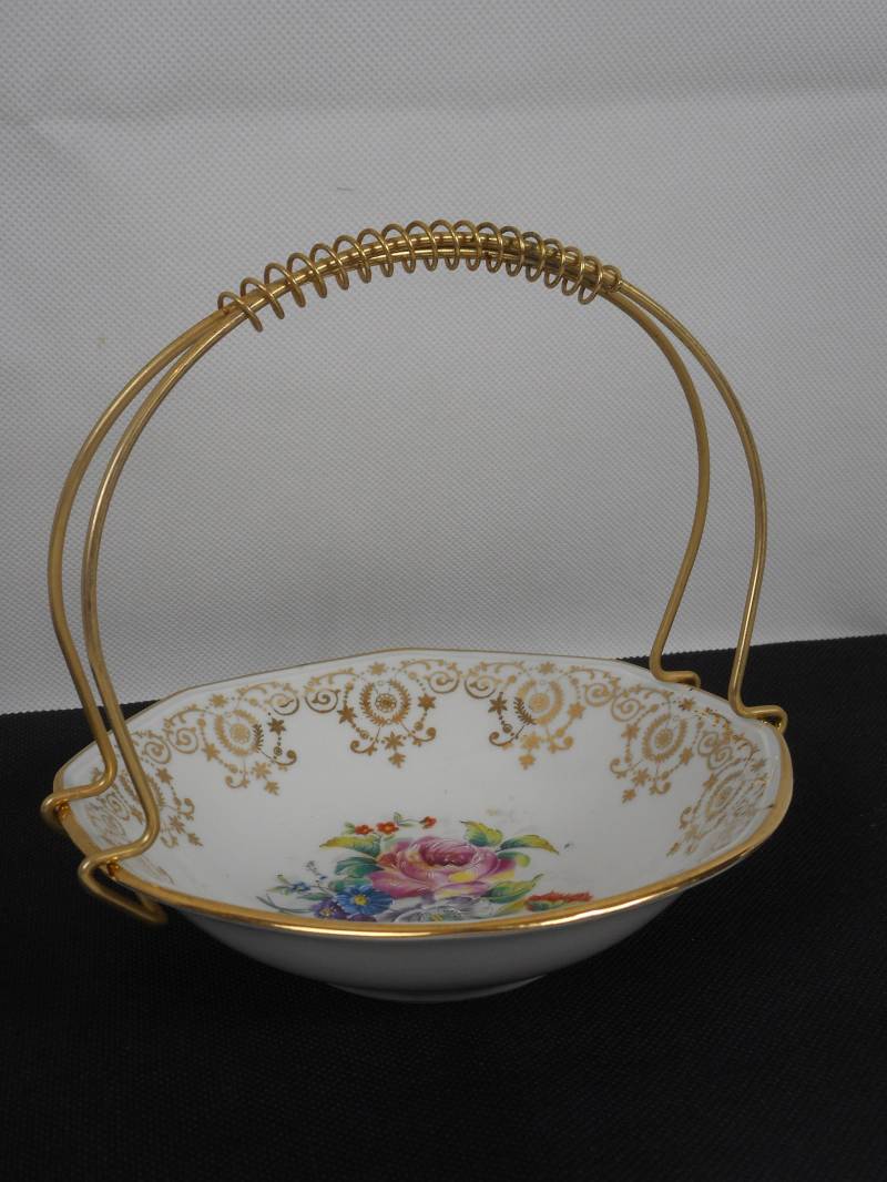 Sammelbare Vintage Limoges Porzellan Dekorative Schmuckschale Mit Griff von Jasonlebrocanteur