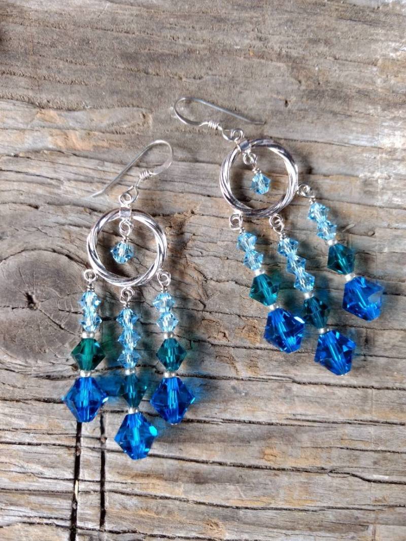 Chandelier Ohrringe Blau & Grün Swarovski Kristall Bunte Hochzeit Prom Sterling Silber Chandelier Ohrringe Blau & Grün Swarovski Kristall Bunte Hochzeit Prom Sterling Silber von JaspersJewels