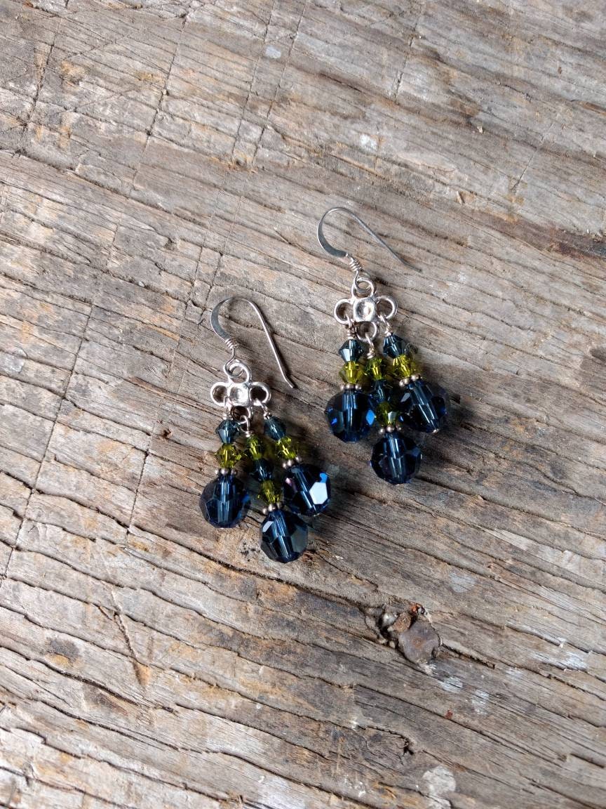 Chandelier Ohrringe Blau & Grün Swarovski Kristall Bunte Hochzeit Prom Sterling Silber Chandelier Ohrringe Blau & Grün Swarovski Kristall Bunte Hochzeit Prom Sterling Silber von JaspersJewels