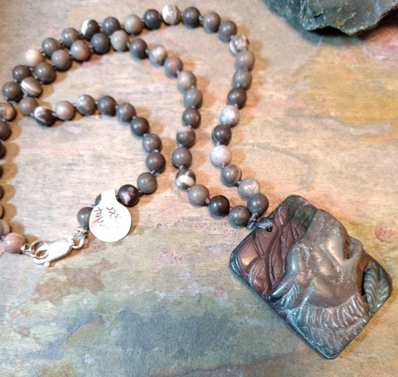 Geschnitzte Bär Anhänger Silberblatt Jasper Natürliche Edelstein Sterling Silber Halskette Geschnitzte Bär Anhänger Silberblatt Jasper Natürliche Edelstein Sterling Silber Halskette von JaspersJewels