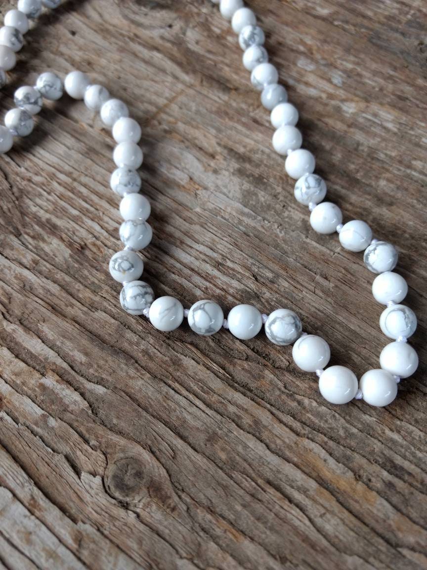 Howlite Chakra Halskette Alle Natürlichen Halbedelsteine Heilmetaphysical Howlite Chakra Halskette Alle Natürlichen Halbedelsteine Heilmetaphysical von JaspersJewels