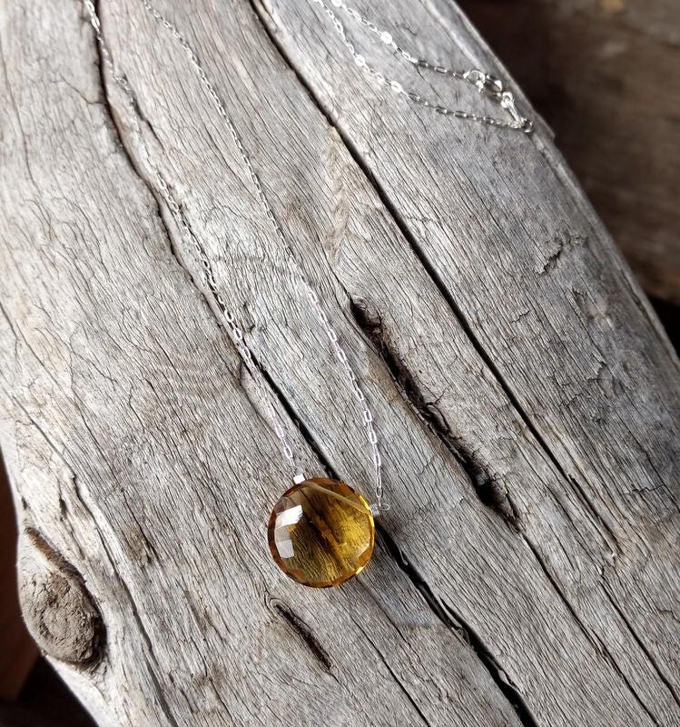 Natürliche Herrliche Citrine Facettierte Münze Tropfen Anhänger Auf Sterling Silber Halskette Natürliche Herrliche Citrine Facettierte Münze Tropfen Anhänger Auf Sterling Silber Halskette von JaspersJewels