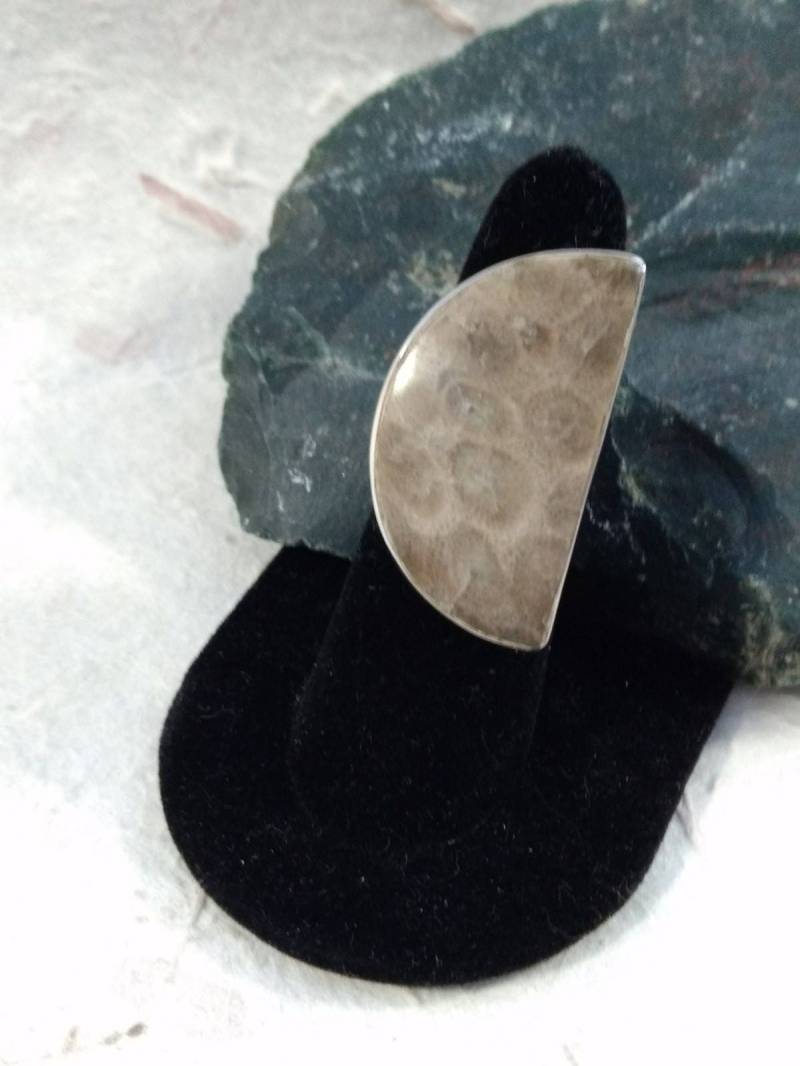 Petoskey Stone Statement Ring Fossil Koralle Sterling Silber Größe 8 Petoskey Stone Statement Ring Fossil Koralle Sterling Silber Größe 8 von JaspersJewels