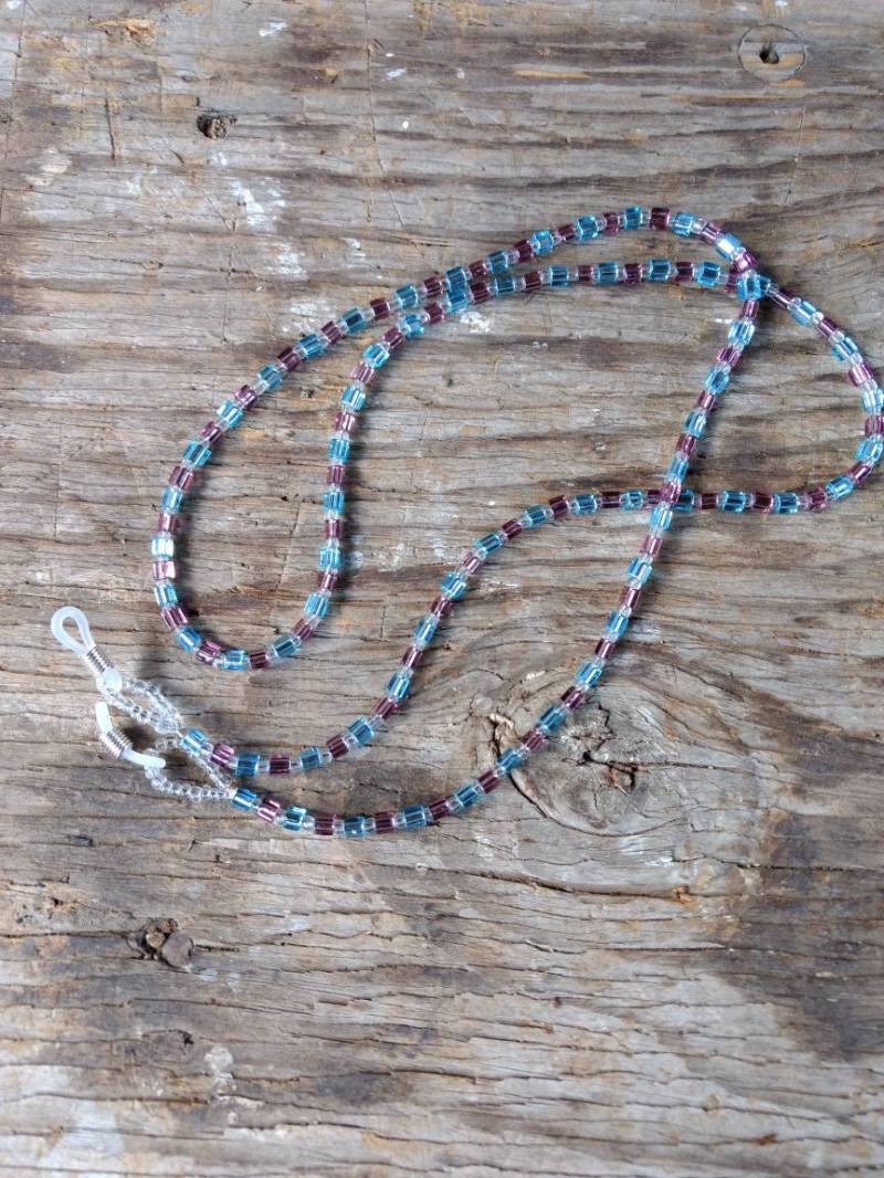 Sale Hübsche Blau & Lila | Pastell Glasperlen Brillenkette Mit Silbereinzug von JaspersJewels