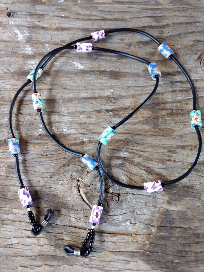 Sale Wunderliche Mehrfarbige Fimo Polymer Clay, Glasperlen, Gummischlauch Brillenkette Sale Wunderliche Mehrfarbige Fimo Polymer Clay, Glasperlen, Gummischlauch Brillenkette von JaspersJewels