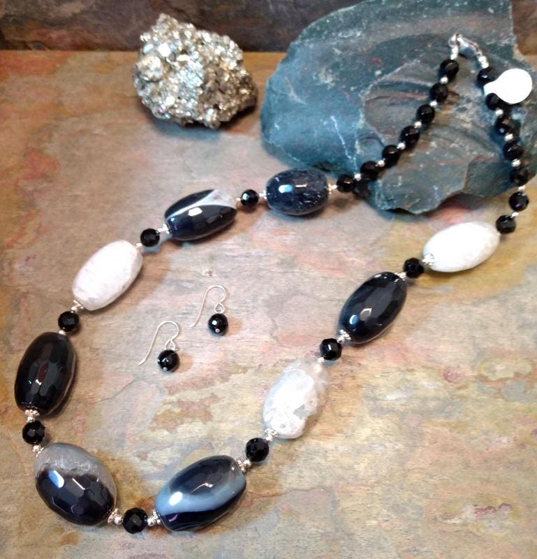 Set Drusy Achat & Schwarzer Onyx Sterling Silber Halskette Und Ohrringe Set Set Drusy Achat & Schwarzer Onyx Sterling Silber Halskette Und Ohrringe Set von JaspersJewels