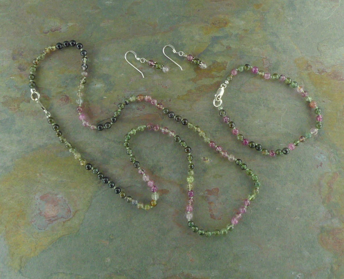 Set Wassermelone Turmalin Halskette Armband & Ohrring Set Alle Natürlichen Halbedelsteine Heilung Metaphysical Set Wassermelone Turmalin Halskette Armband & Ohrring Set Alle Natürlichen Halbedelsteine Heilung Metaphysical von JaspersJewels