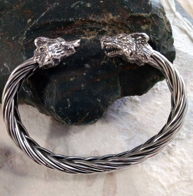 Wolf Direwolf Sterling Silber Torque Geflochtene Einzigartige Armband Manschette Atemberaubende Erklärung Unisex Wolf Direwolf Sterling Silber Torque Geflochtene Einzigartige Armband Manschette Atemberaubende Erklärung Unisex von JaspersJewels