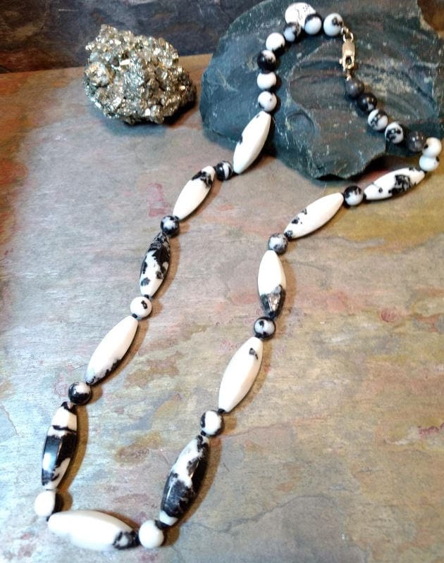 Zebra-Jaspis, Seide Geknotet, Sterling Silber Halskette von JaspersJewels