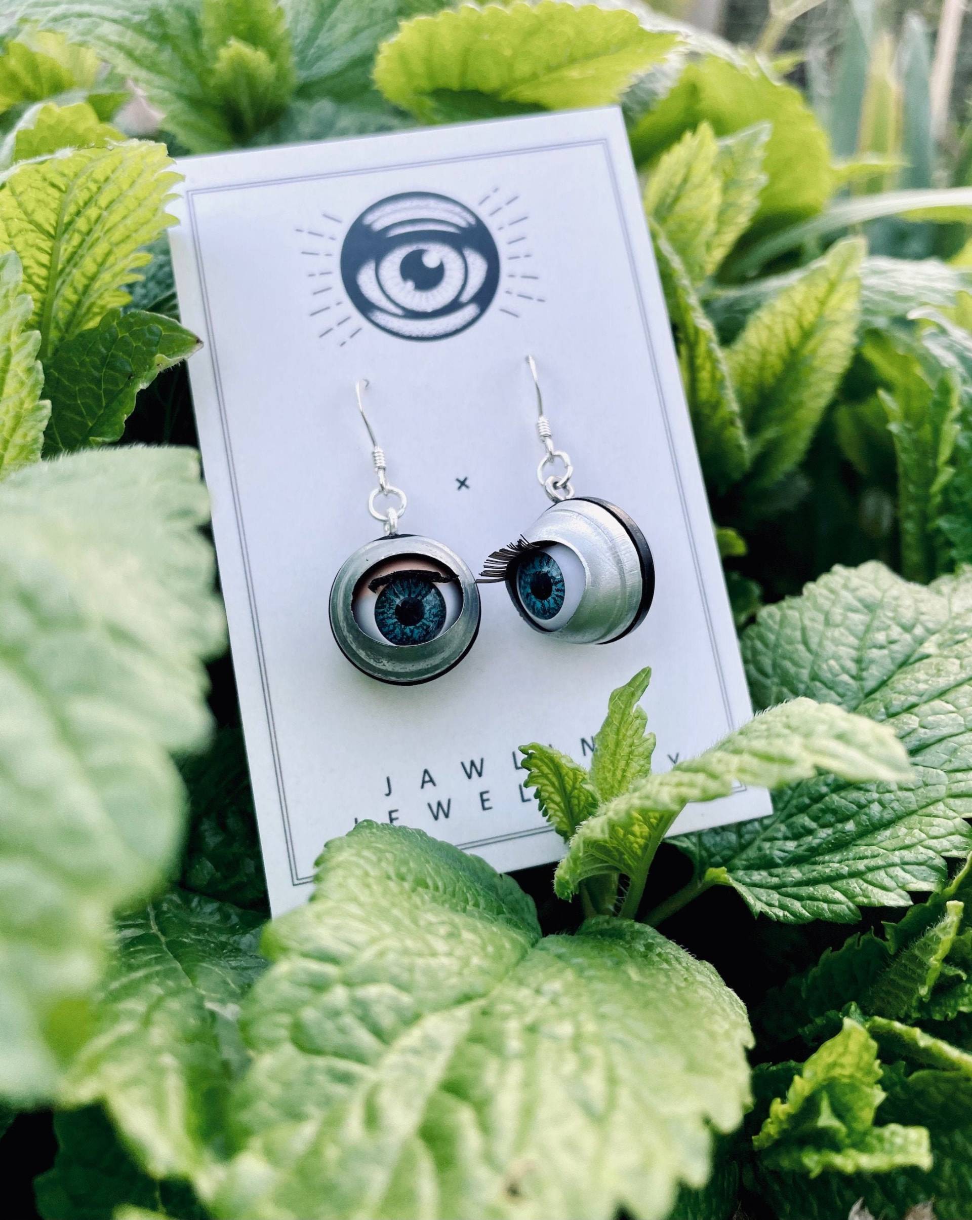 Ausgefallene Ohrringe, Statement Silber Gruselige Gothic Glitzernde Puppenauge Schmuck von Jawlinejewellery