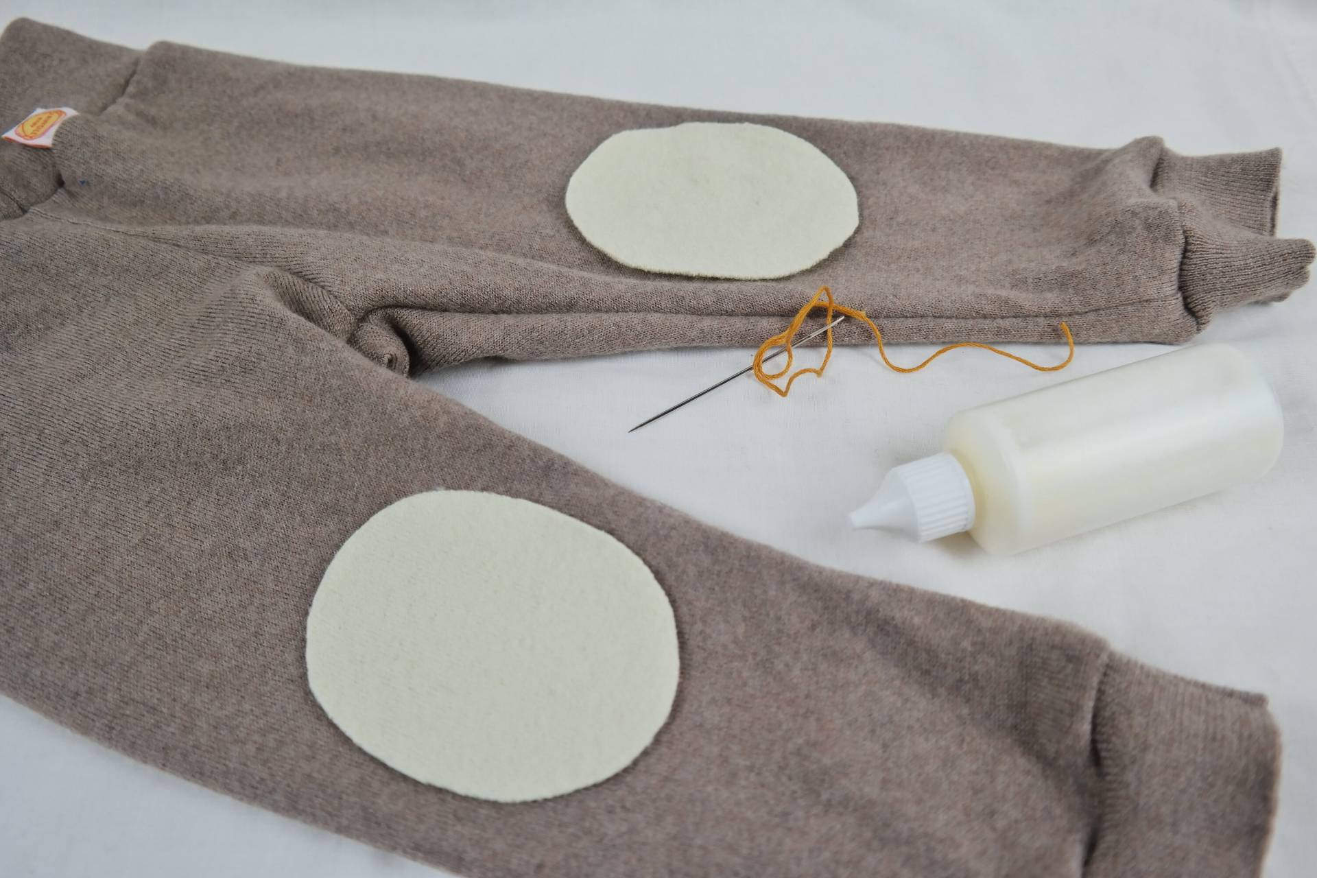 1 Paar Wollwalk Flicken Patches Upcycling-Wolle Zum Wollkleidung Reparieren in Cremeweiß Oval-Form 1 Paar Wollwalk Flicken Patches Upcycling-Wolle Zum Wollkleidung Reparieren in Cremeweiß Oval-Form von JawollBaby