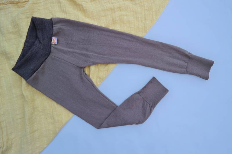 Leggings Kleinkinder 98/104 Aus 100% Upcycling Wolle in Karamell-Braun von JawollBaby