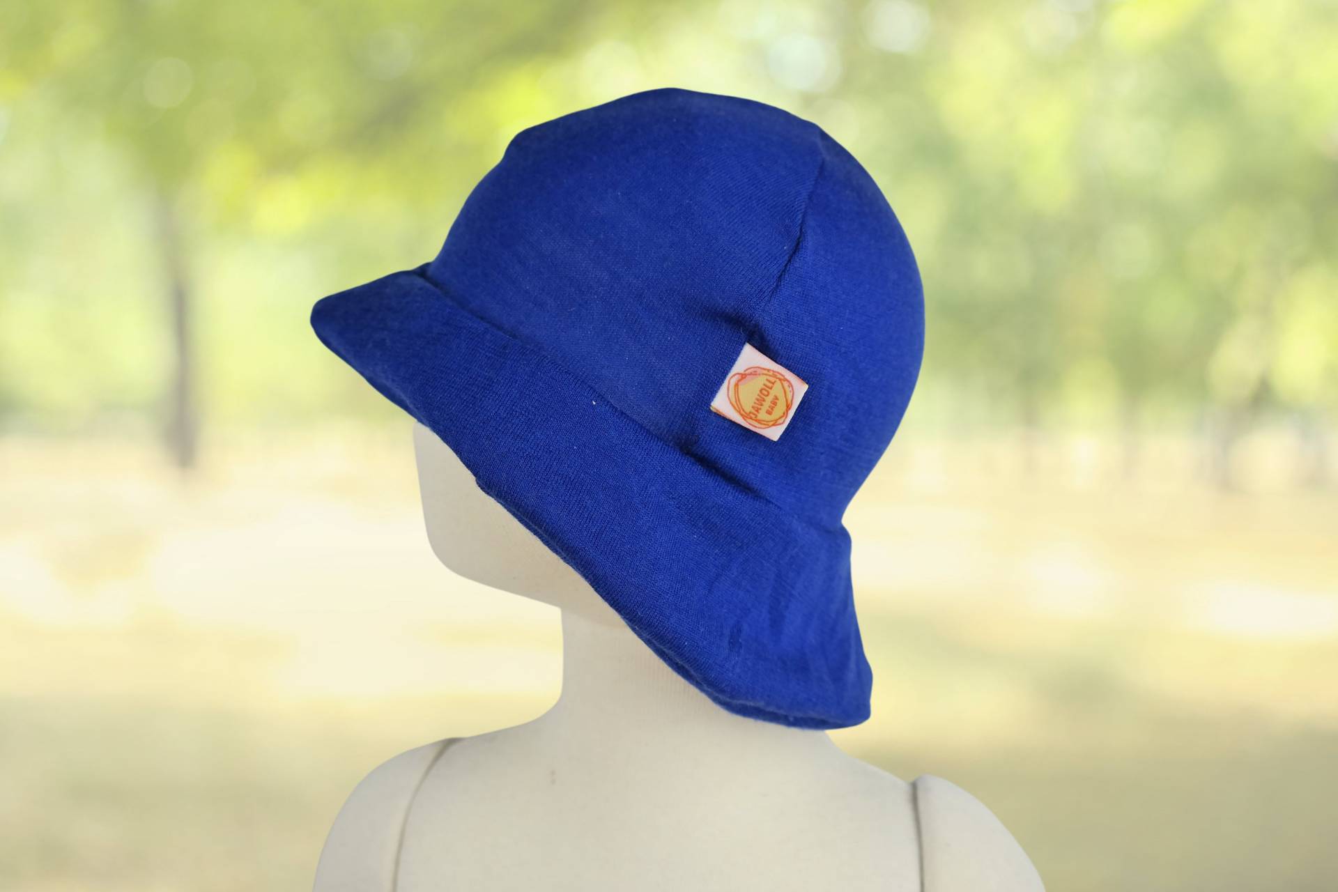Sonnenhut Sommermütze Ku 46-49 Baby Kleinkind Mit Nackenschutz Aus 100 % Upcycling Wolle in Royalblau Sonnenhut Sommermütze Ku 46-49 Baby Kleinkind Mit Nackenschutz Aus 100 % Upcycling Wolle in Royalblau von JawollBaby