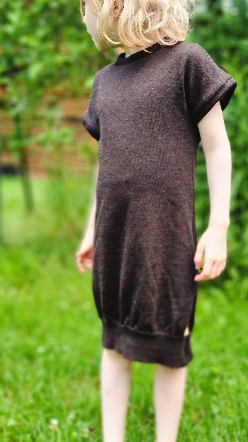 Unisex-Kleid Longshirt 110/116 Aus 100% Upcycling Wolle in Braun von JawollBaby