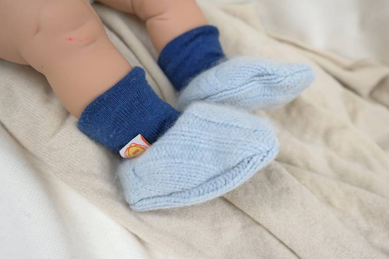 Warme Babyschuhe 0-3 M Aus Upcycling Kaschmir & Wolle in Hellblau Und Blau Warme Babyschuhe 0-3 M Aus Upcycling Kaschmir & Wolle in Hellblau Und Blau von JawollBaby