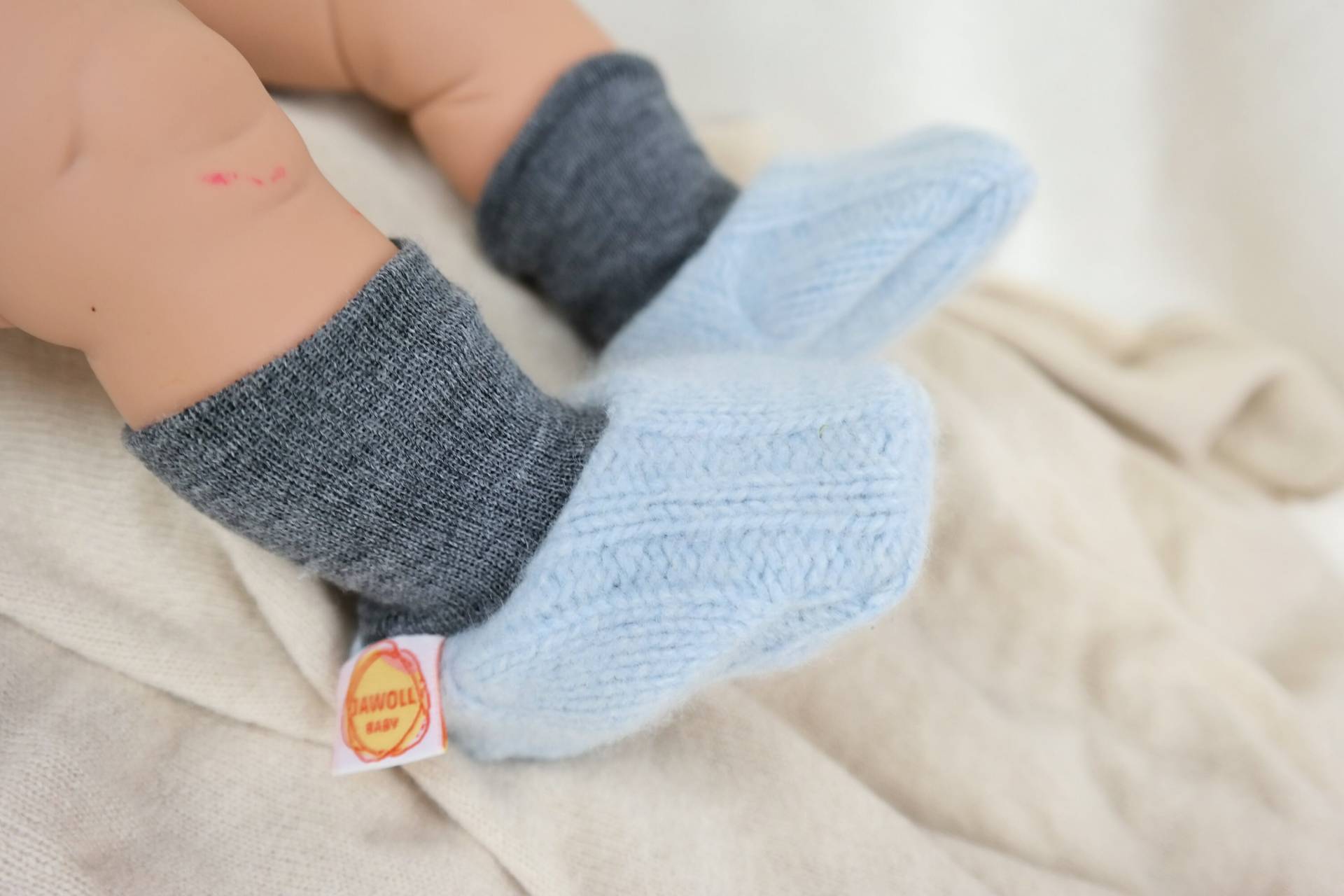 Warme Babyschuhe 3-6 M Aus Upcycling Kaschmir & Wolle in Hellblau Und Grau von JawollBaby
