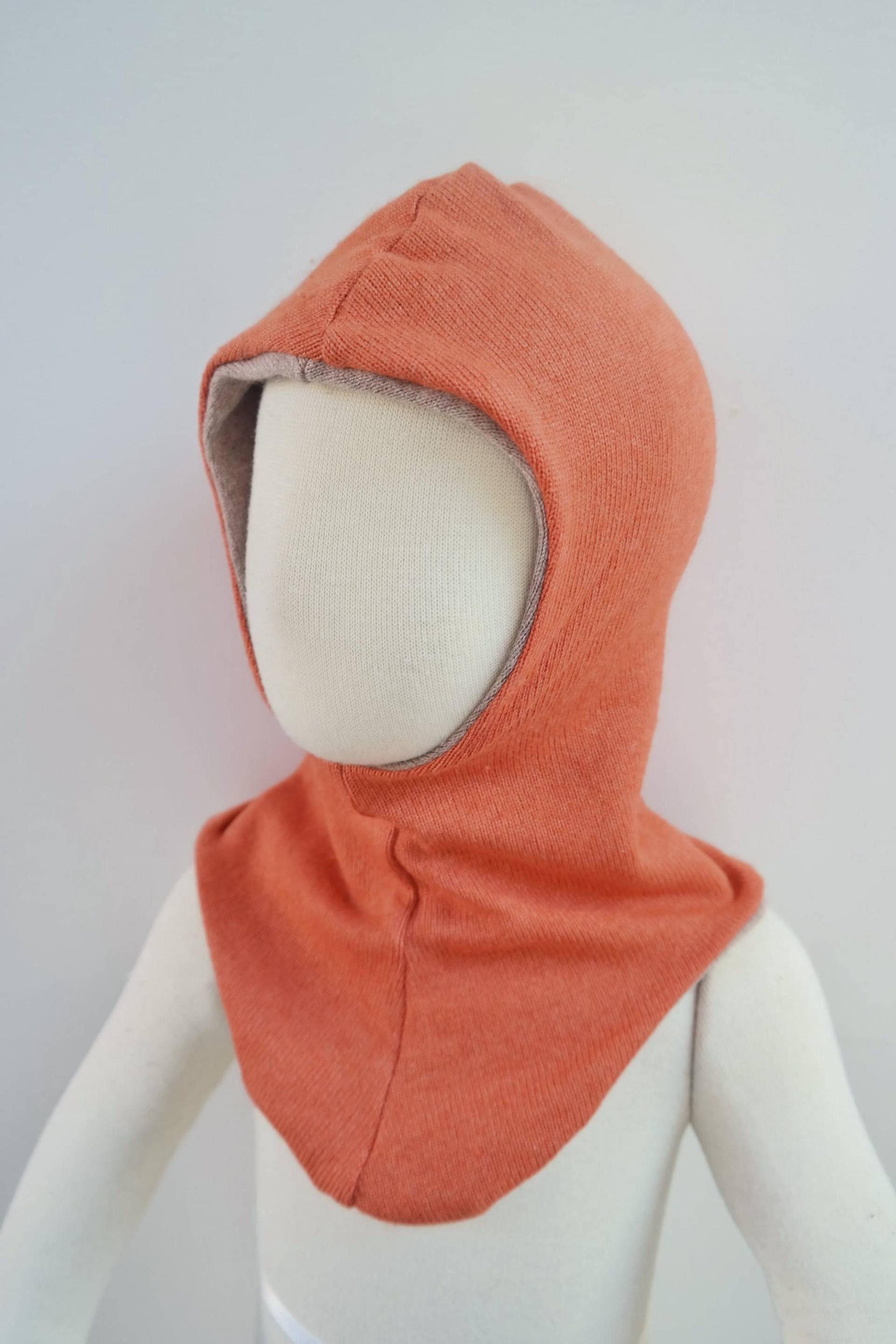 Wende-Schlupfmütze Für Kleinkinder Ku 49-51 Aus Upcycling Seide & Kaschmir in Rostorange Und Beige von JawollBaby
