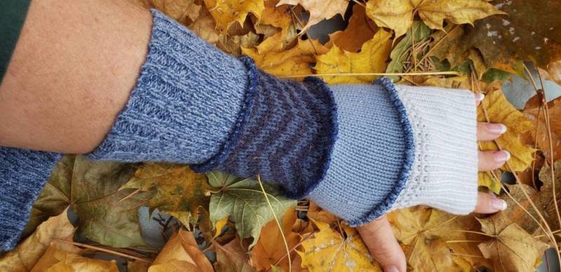 Texting Handschuhe Von Jaxhatsmontana - Jax Mützen Fingerlose Umfunktionierte Pullover Armswärmer Upcycled Armswarmers #22 von JaxUpcycled