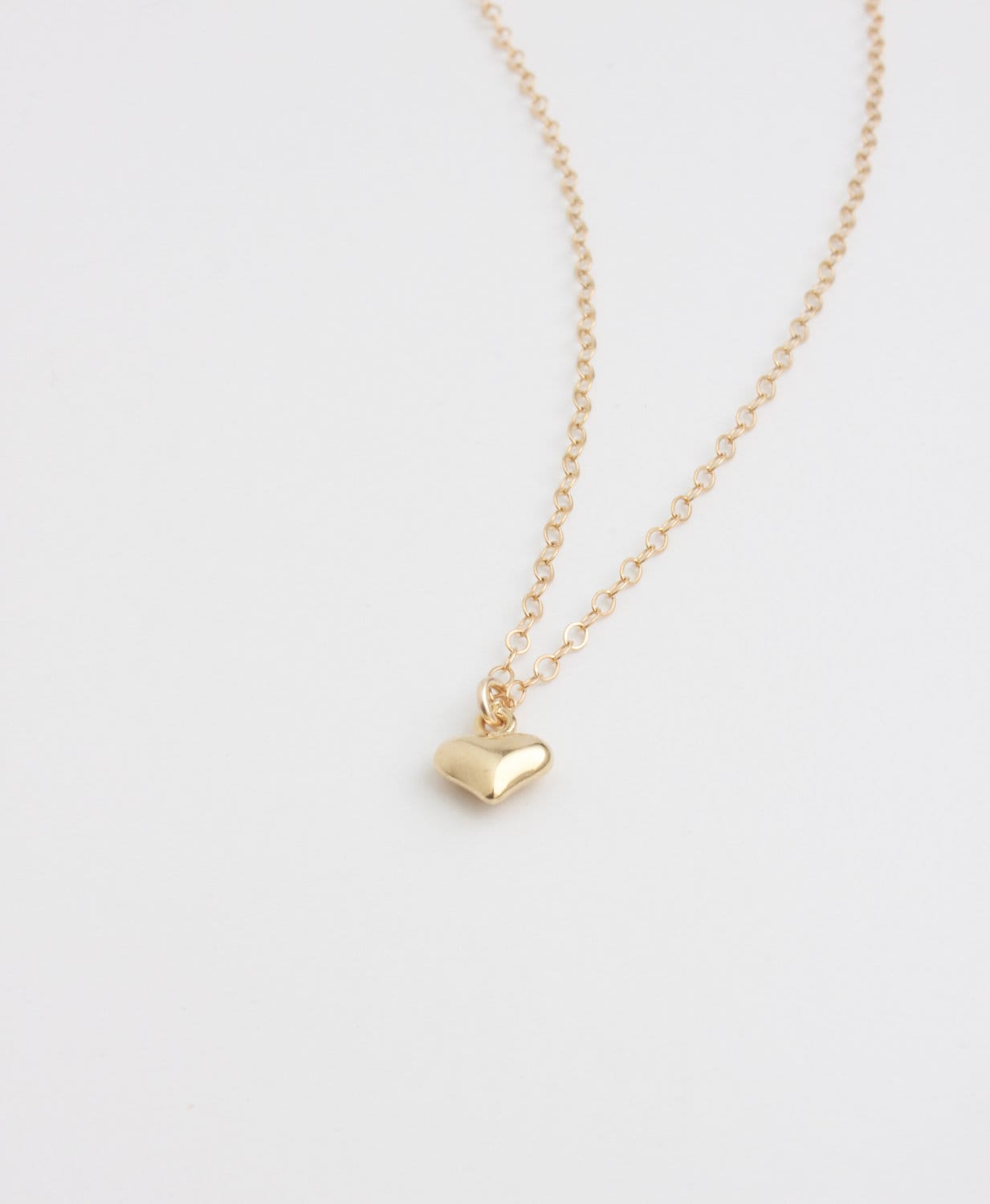 Gold Herz Charme Halsketten-Anhänger Drop Zarte Feminine Zierliche Schmuck Für Den Alltag Gold Herz Charme Halsketten-Anhänger Drop Zarte Feminine Zierliche Schmuck Für Den Alltag von JayAndRenae