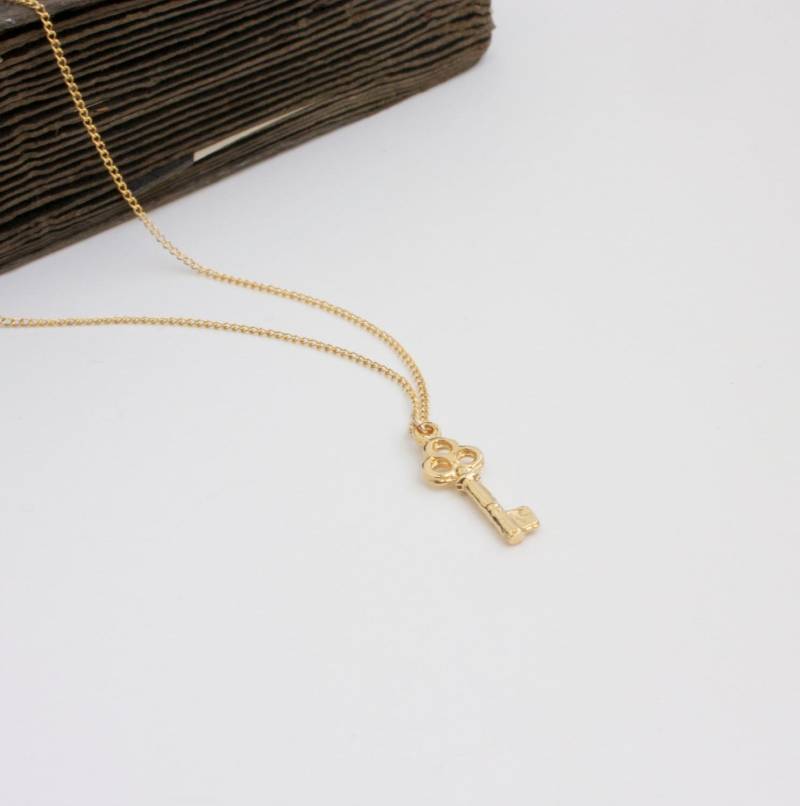 Zierliche Gold Klee Schlüssel Charm Halskette Einfach Modern Feminin Alltag Schmuck 14K Zierliche Gold Klee Schlüssel Charm Halskette Einfach Modern Feminin Alltag Schmuck 14K von JayAndRenae