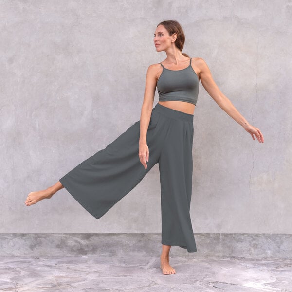 Jaya DIANA- lockere bis weite geschnittene lounge Pants, für jede Figur geeignet, für Yoga, Leisure, Arbeit oder Evenings von Jaya