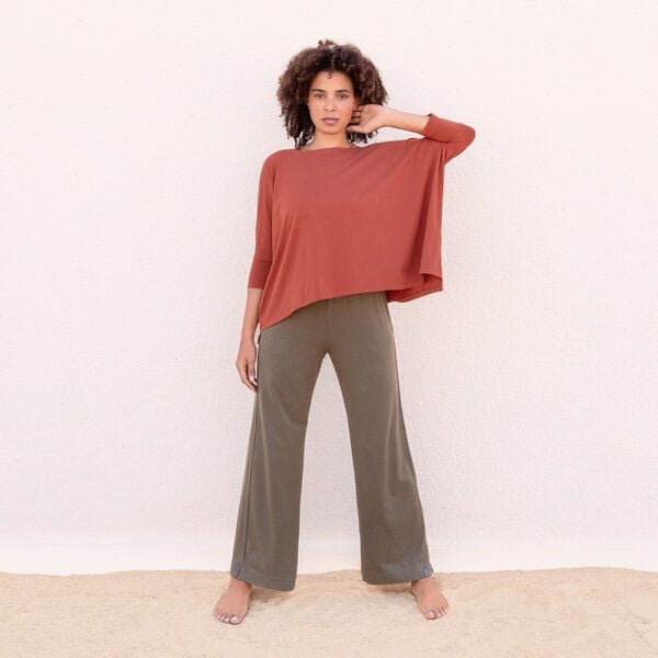 Jaya KAIRO - Damen - weich fliessende Yoga - und Lounge Pants ist aus einem Mix aus TENCEL Lyocell und Bio-Baumwolle hergestellt von Jaya