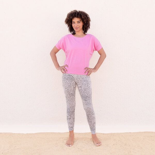 Jaya MARIA- Damen - lockeres Shirt für Yoga und Freizeit Jaya MARIA- Damen - lockeres Shirt für Yoga und Freizeit von Jaya