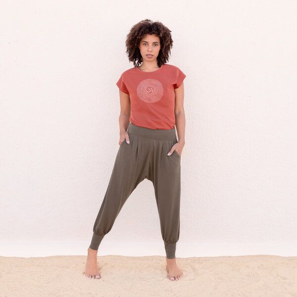 Jaya OM TENCEL - Damen - Yogashirt mit Om-Spiral-Frontprint aus Tencel-Baumwoll-Mix von Jaya