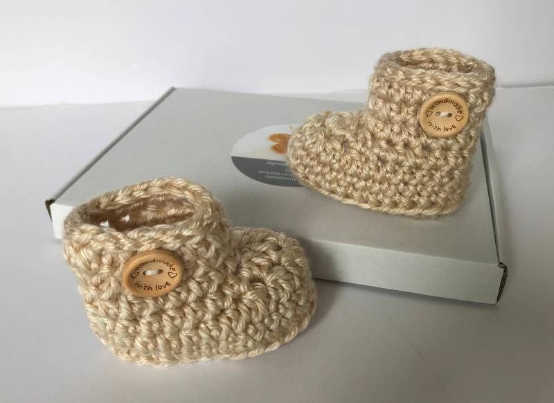 Beige Babyschühchen Häkeln Genderneutrales Geschenk Zur Geburt von Jayneanncrochet
