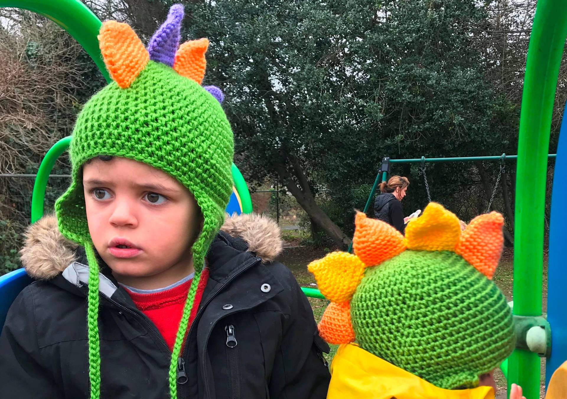 Gehäkelte Dinosaurier Ohrenklappen Hut Grüne Kindermütze von Jayneanncrochet