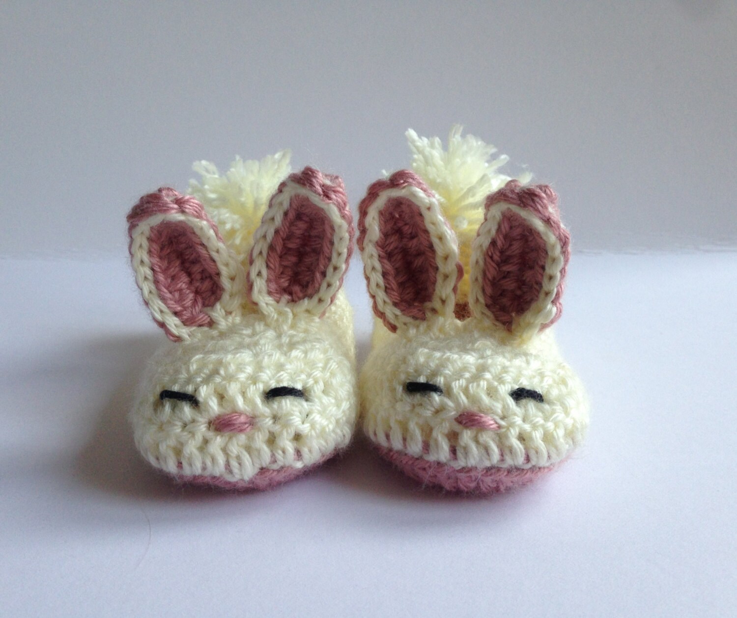 Gehäkelte Hasenhausschuhe Kleinkind Ostergeschenk, Rutschfeste Acrylwolle von Jayneanncrochet