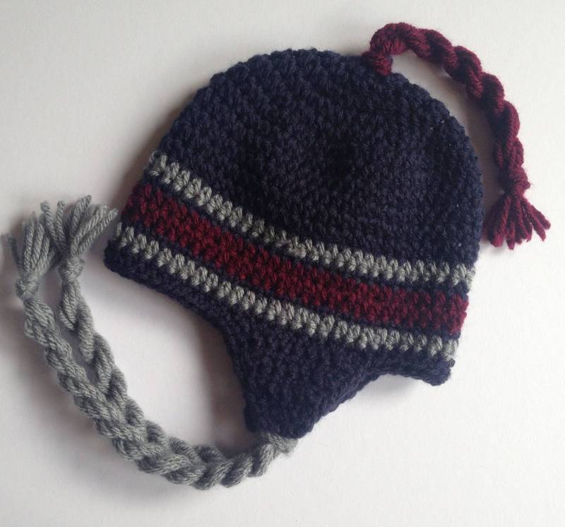 Gehäkelte Trappermütze Für Herren Navy Blauer Winter Ohrenklappen Hut von Jayneanncrochet
