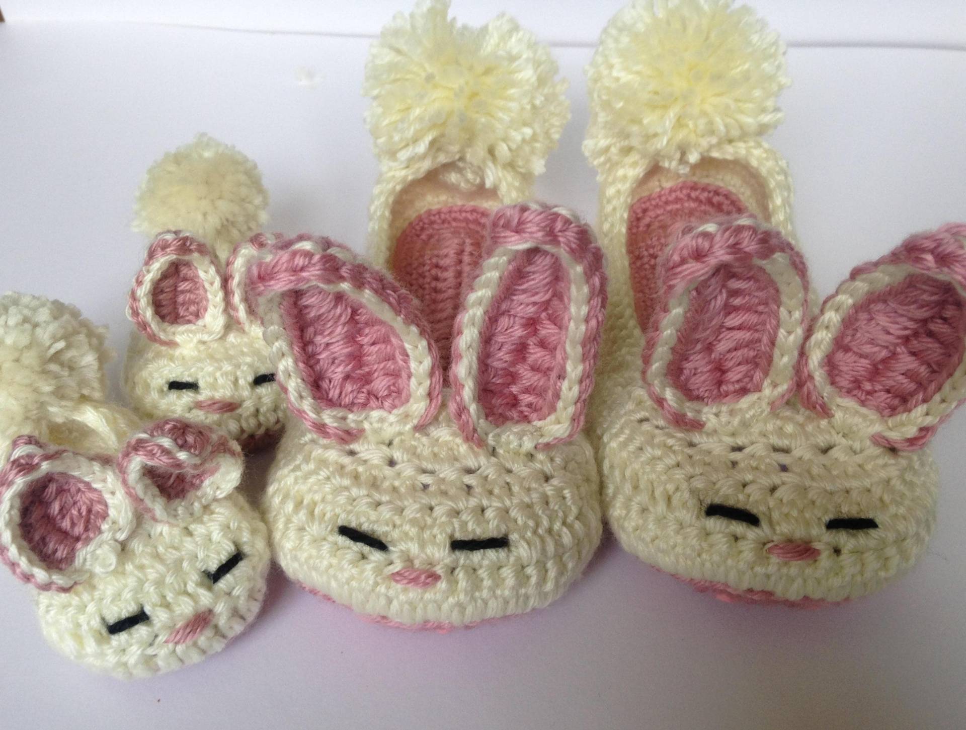 Häkeln Häschen Hausschuhe Mutter Und Baby Matching Set, Ostern Geschenk von Jayneanncrochet
