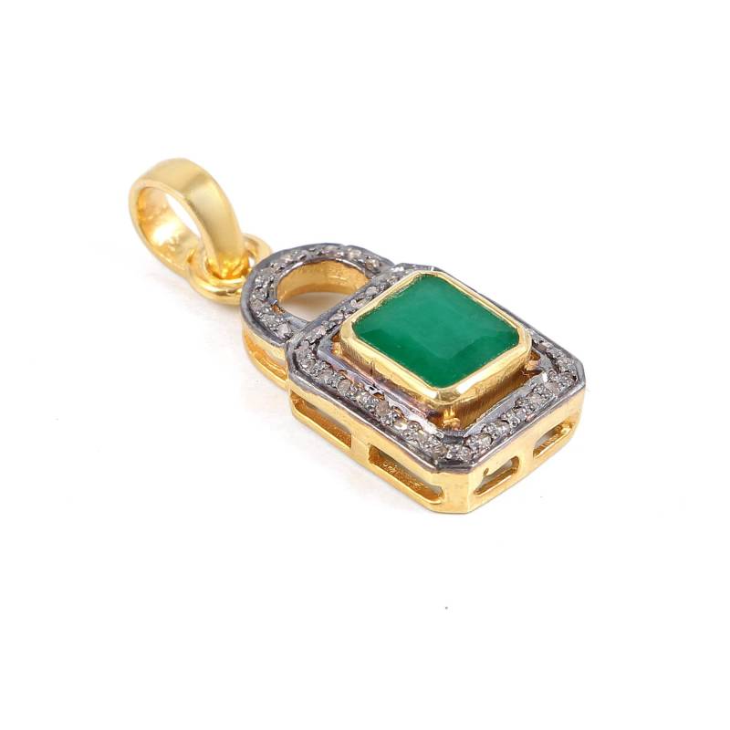 Smaragd Schloss Anhänger Pave Diamant, Sterling Silber Handmade Design von Jayseejewellers