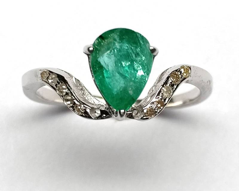 Smaragdring Im Pear Cut 925 Sterlingsilber, Diamant Akzente von Jayseejewellers