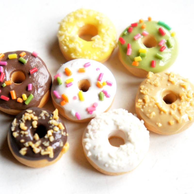 Duftende Donut Halskette Handgemachter Schmuck Aus Polymer Clay Duftende Donut Halskette Handgemachter Schmuck Aus Polymer Clay von JazleneCollection