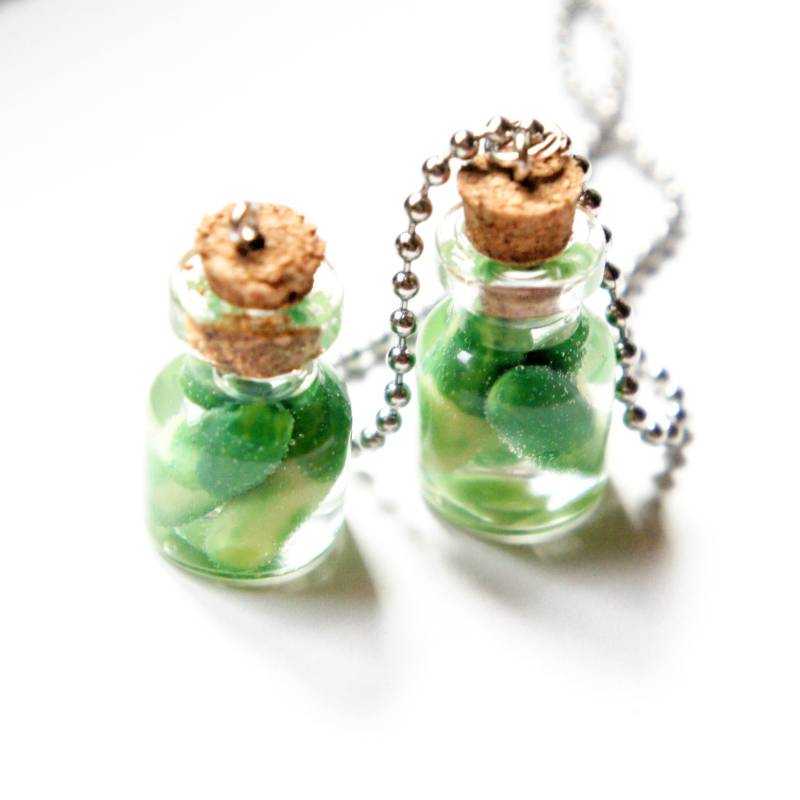 Miniatur Pickles Glas Halskette Polymer Clay Essen Schmuck von JazleneCollection