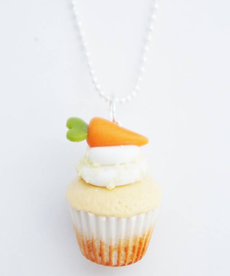 Möhre Cupcake Halskette Handgemachter Schmuck Aus Polymer Clay von JazleneCollection
