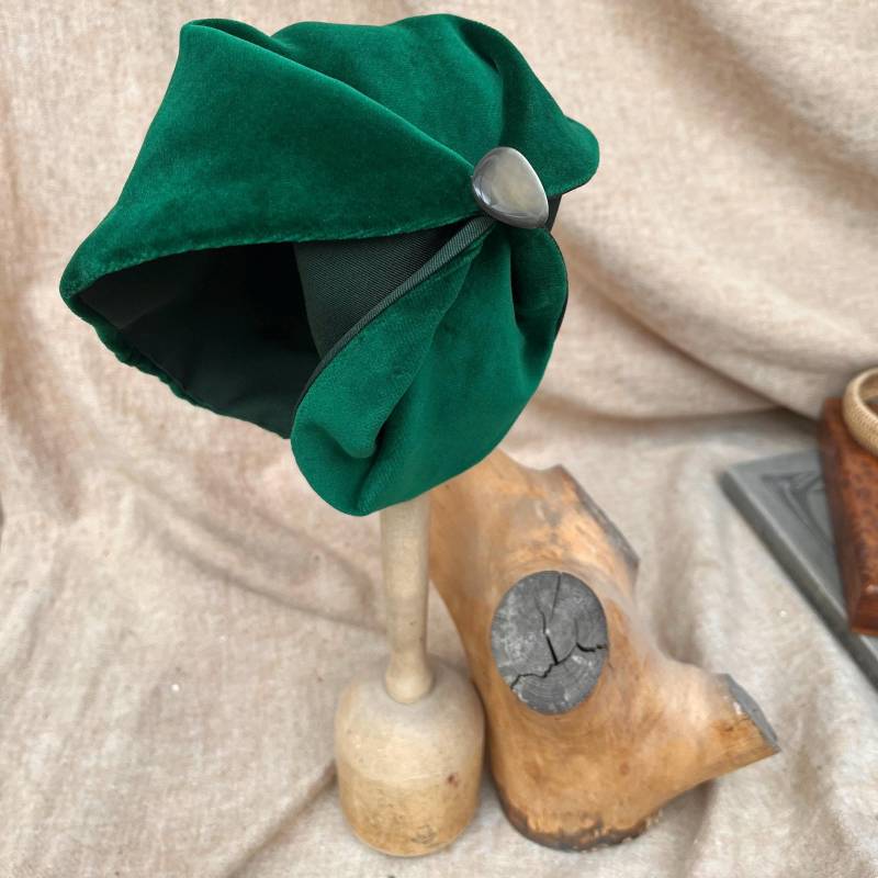 Haarreif Half Hat Samt Grün // Blattgrün Billardgrün Smaragd/Headpiece Fascinator Vintage 20Er 30Er 40Er Jugendstil Art Deco Perlmutt von Jazzafine