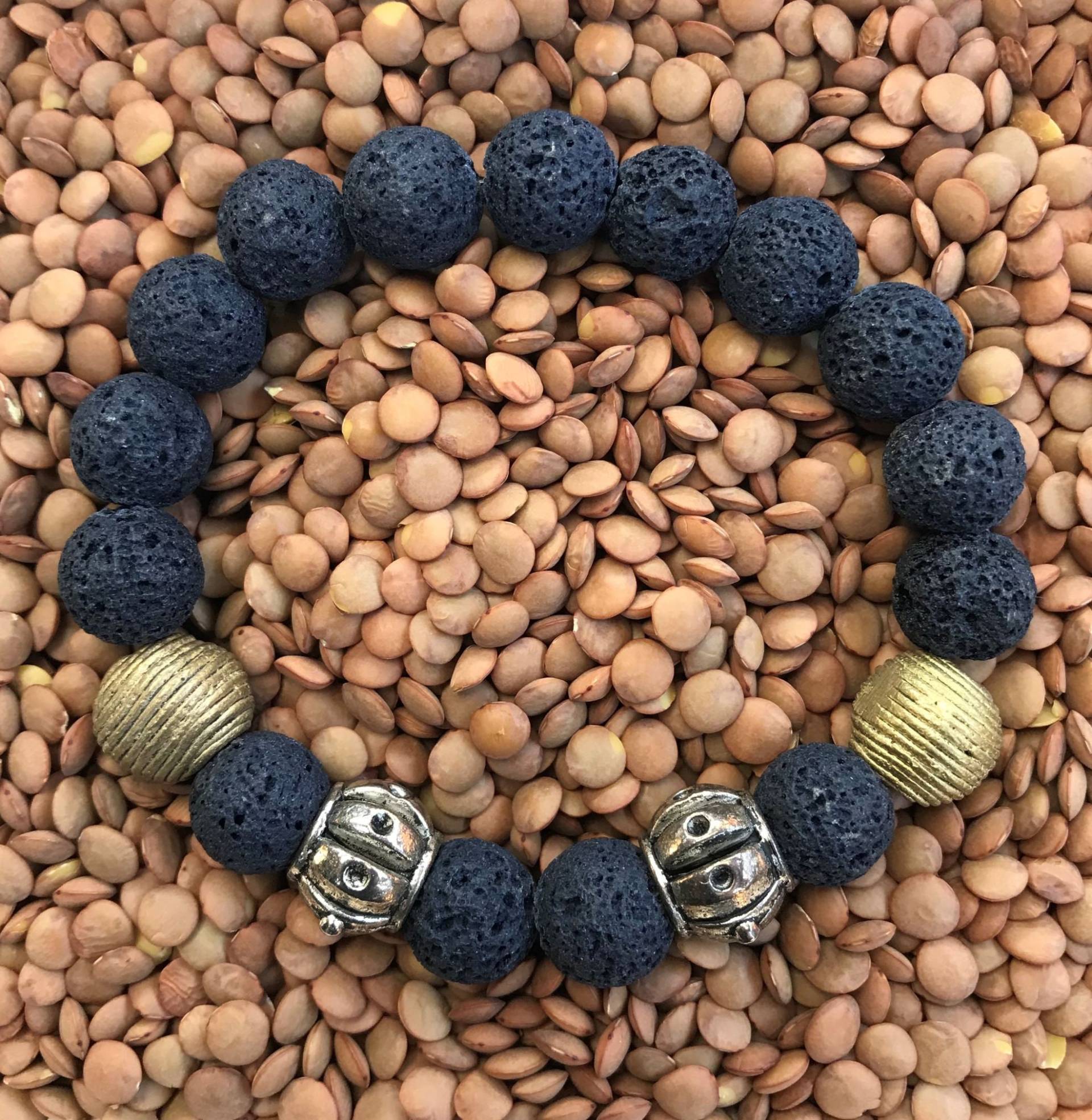 Blaue Lava & Ghana Messing Globe Beads Armband Blaue Lava & Ghana Messing Globe Beads Armband von JazzyJewelryDesignz